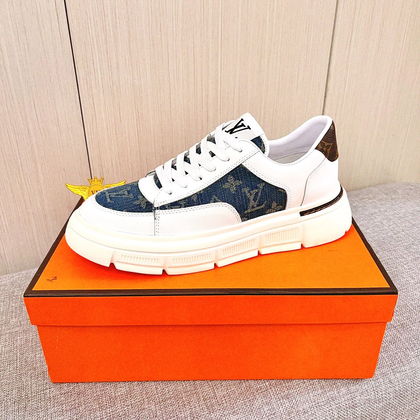🚘🚘Factory batch 420 men's shoes💰[LV]🔥Louis Vuitton high-end men's shoes brand official website 1:1 latest masterpiece: the upper is made of Italian imported first-layer cowhide with a comfortable and breathable lining➕original non-slip and wear-resistant outsole🔥, making walking more convenient and comfortable! An exclusive new model, a stunning work, a beautiful 1:1 replica [color] compared to the official quality! Create a fashionable personality to set off your uniqueness! A must-have for trendy men! Classic 🔥Size: 38-44 Color: 🔥 2⃣️colors available🔥.